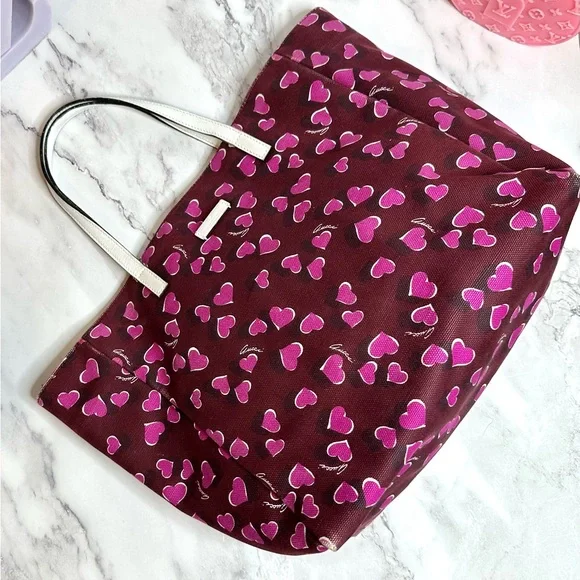 Limited Edition GUCCI Heartbeat Print Canvas Tote Bag - Picture 7 of 17